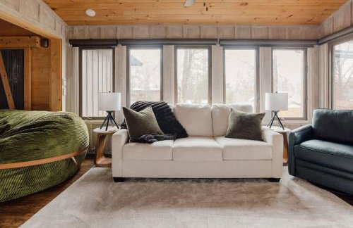 Home with Sauna & Hot Tub & Lake Access - Foto 37