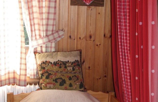 Outstanding Chalet for Groups South Facing Breathtaking Views all Year Round - Photo 9