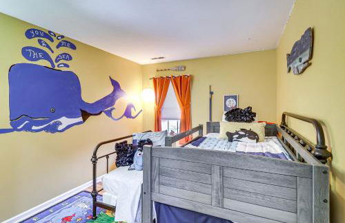 Spacious Trappe Getaway with Outdoor Pool and Gazebo! - Foto 26