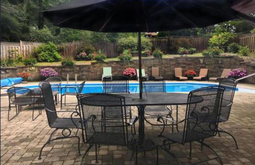 Impressive Cabin with a Pool and Hot Tub Ideal for Weekend Getaways in the Catskills - Foto 39