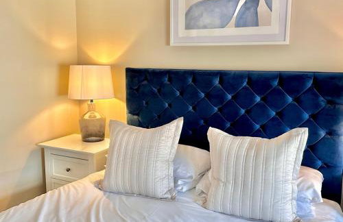 Montrose House - Photo 2