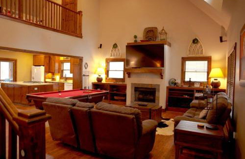 Secluded Cabin - Games, Fire Pit, Hot Tub, Pet OK - Foto 30