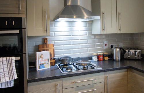 5 Bedroom House - Sleeps 10 - Parking - Trowbridge - Foto 19