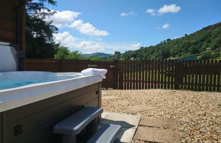 Seven Stars- hot tub & garden with fabulous views. - Photo 9