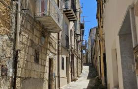 Modern Hillside Retreat with Panoramic Views - Foto 46