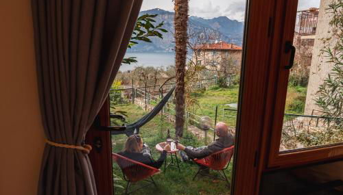 Studio with private garden by GardaDoma - Foto 2, Garden, Garden view