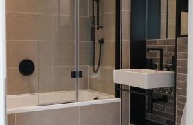 Canary Wharf Riverside Flat - Balcony - DLR 2 mins - Fast WiFi - Sleeps 3 - Photo 21