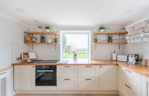 Luxurious Complex: 2 barns together edge of Frome - Photo 37