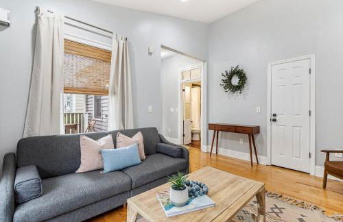 Spacious and Quiet One Block off King Street - Foto 15