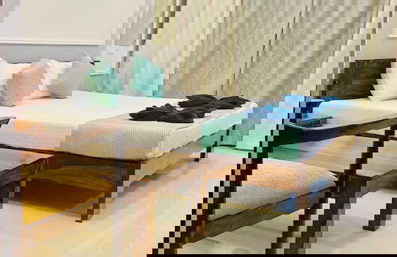 Monarch suites - Photo 9