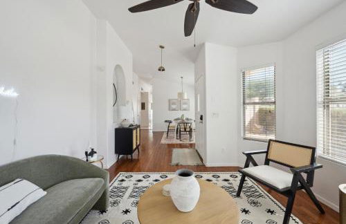 Chic Desert Retreat - Lush Spa Pool - Mini Golf - Foto 14