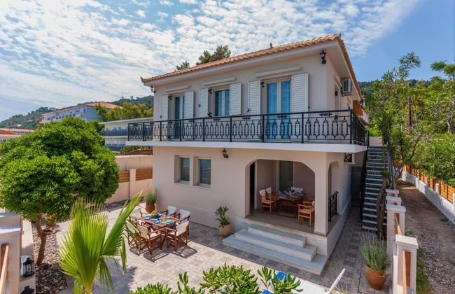 Villa Elizabeth - Seafront Modern Villa - Villa Elizabeth - Seafront Classic Villa - Foto 1