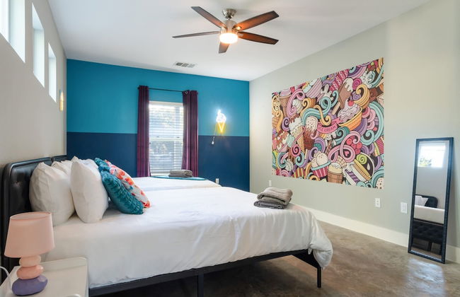 Upstay - East Austin Home w Yard Games Fire Pit - Photo 17