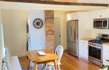 Duplex Farmhouse Rental Walk to Downtown - Foto 2