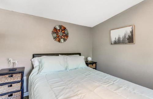 Cozy and Convenient Blairsville Cabin with Deck! - Foto 13