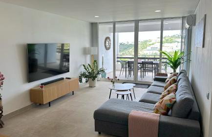 Sunny 3-Bedroom Apartment - Foto 1