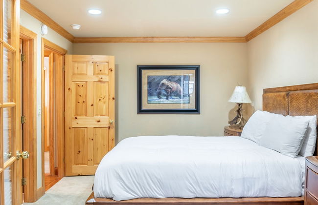 Frosted Shore by Avantstay Luxury Lake Views - Photo 33