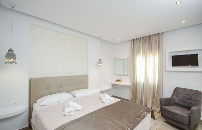 Sun Beach Hotel - Photo 8