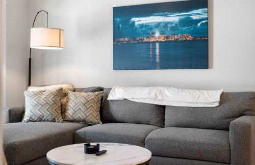 Pool & Fitness Room Near University Park - Covered Parking - Foto 39