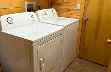 Solarium Deluxe Cabin #19 on Patoka Lake in Southern Indiana - Foto 15