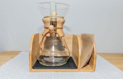 Cozy Riverfront Bungalow with Stunning Views - Foto 16