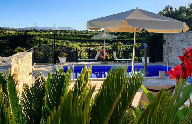 Luxurious Villa With Private Pool, Near a Couple of Restaurants & Sandy Beach - Foto 18
