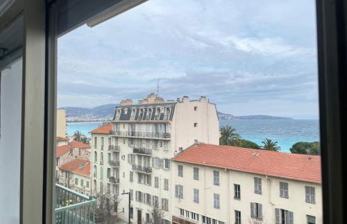 STUDIO EN FACE DE LA PLAGE AVEC une VUE FANTASTIQUE ! - Foto 3