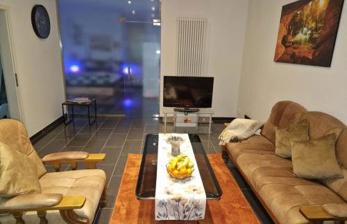 Zentrales City-Apartment mit Garage und Arbeitsplatz geeignet für Business und Familie - Foto 6