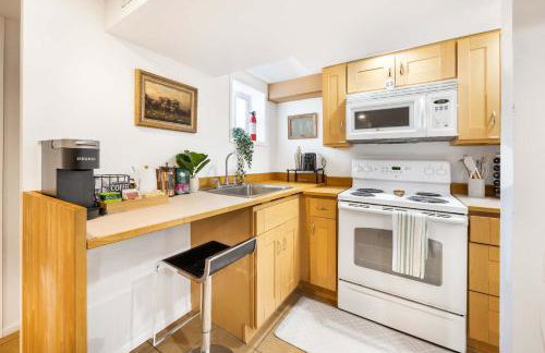 Artist 750sqft 2BR Basement Maple Leaf Park - Foto 10