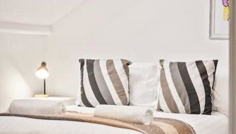 Huge Duplex in Great Location - Foto 4