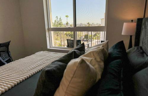 Modern 1BR Apartment with Pool, Hot Tub and Gym Access 10mins to Universal Studios - Foto 30