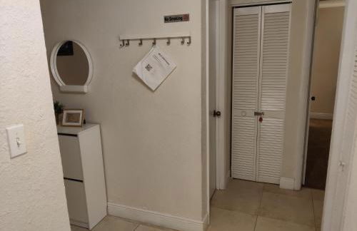 Beautiful 2-Bedroom Condo Near Universal and other Orlando Attractions, King Bed & Wi-Fi - Foto 10