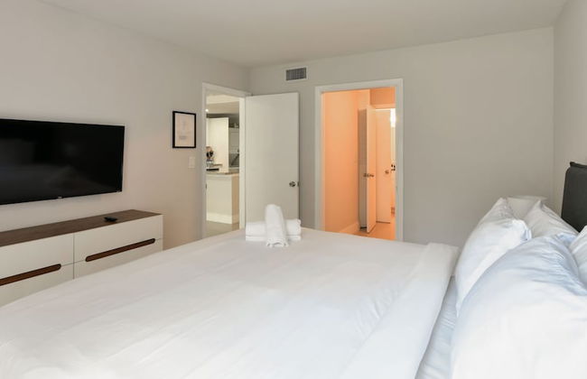 Artrageous on the river By RocketStay - Photo 29