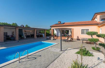 Beautiful Villa Sveta Anna with jacuzzi in Tinjan - Foto 15
