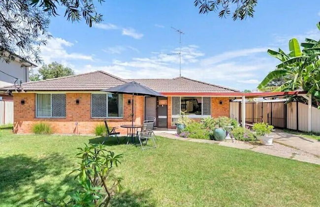 Cheerful 3 bedroom house with free parking - Foto 13