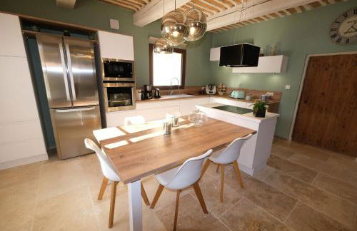 superb prestigious mas with pool in the countryside of caumont sur durance, close to avignon, sleeps 8 - Foto 13