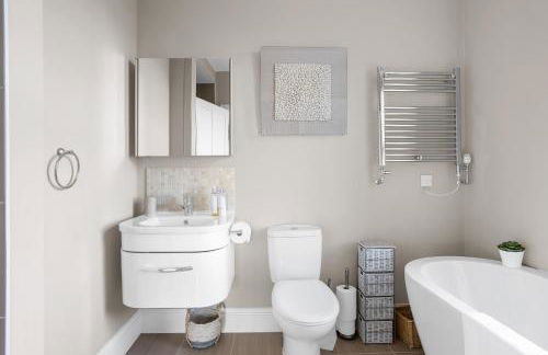 Homefield - Chic charm with unrivalled river views - Foto 47