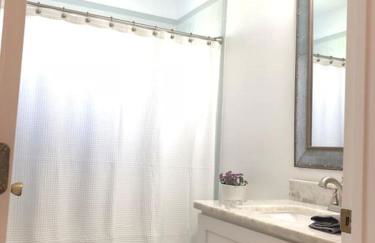 Beautiful Home across the street from Lake June! - Foto 11