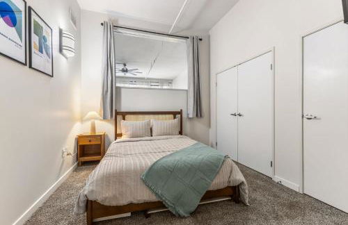 2BR Downtown Gem with Arcade games! - Sleeps 7 - Near Convention Center - Stadium - Photo 19