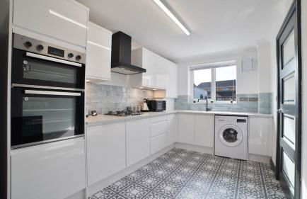 Spacious and Lovely 3-bed Home in Sleaford by Renzo, Driveway, Sleeps 6! - Foto 10