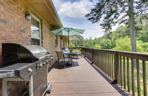Cozy Georgia Getaway with Deck, Grill and Fire Pit! - Foto 19