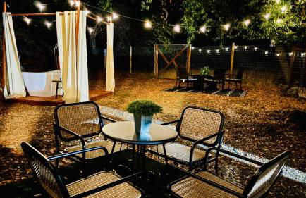 Couple’s retreat in Tiny Home w soaking tub/beach - Foto 37