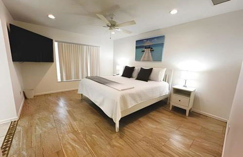 Lakeside Pool Home, Games close to Disney & Malls - Foto 13