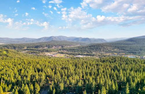 Truckee Cabin Getaway - Sleeps 6 - Foto 24