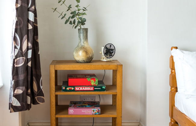 Stylish Penthouse for 6 in Woolwich - Photo 4