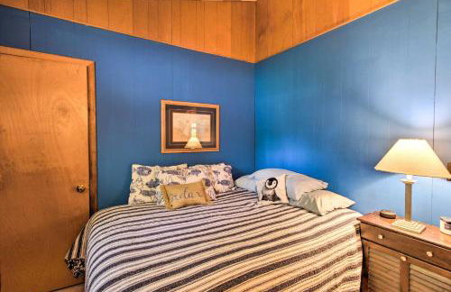 Year-Round Waterfront Getaway Lake Access and Dock! - Foto 19