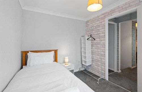 A Charming 3 Bed home next to NEC and Birmingham International Airport - Foto 8