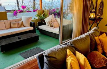 Villa con piscina climatizada y vistas al mar - Foto 12