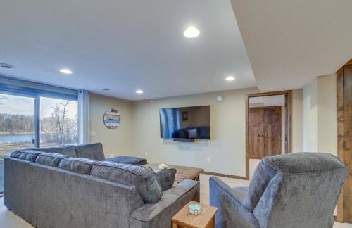 Beautiful Breezy Point Home with Beach and Dock! - Foto 13