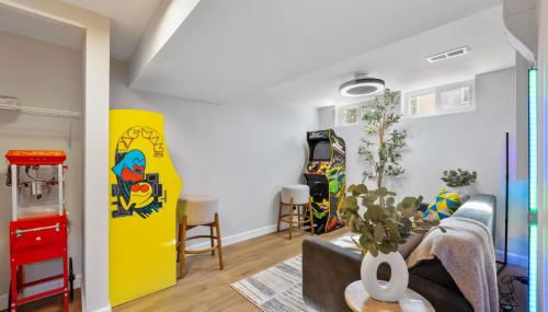 Relax & Play - 4BR Home with Game Room for Family & Outdoor Area - Foto 2